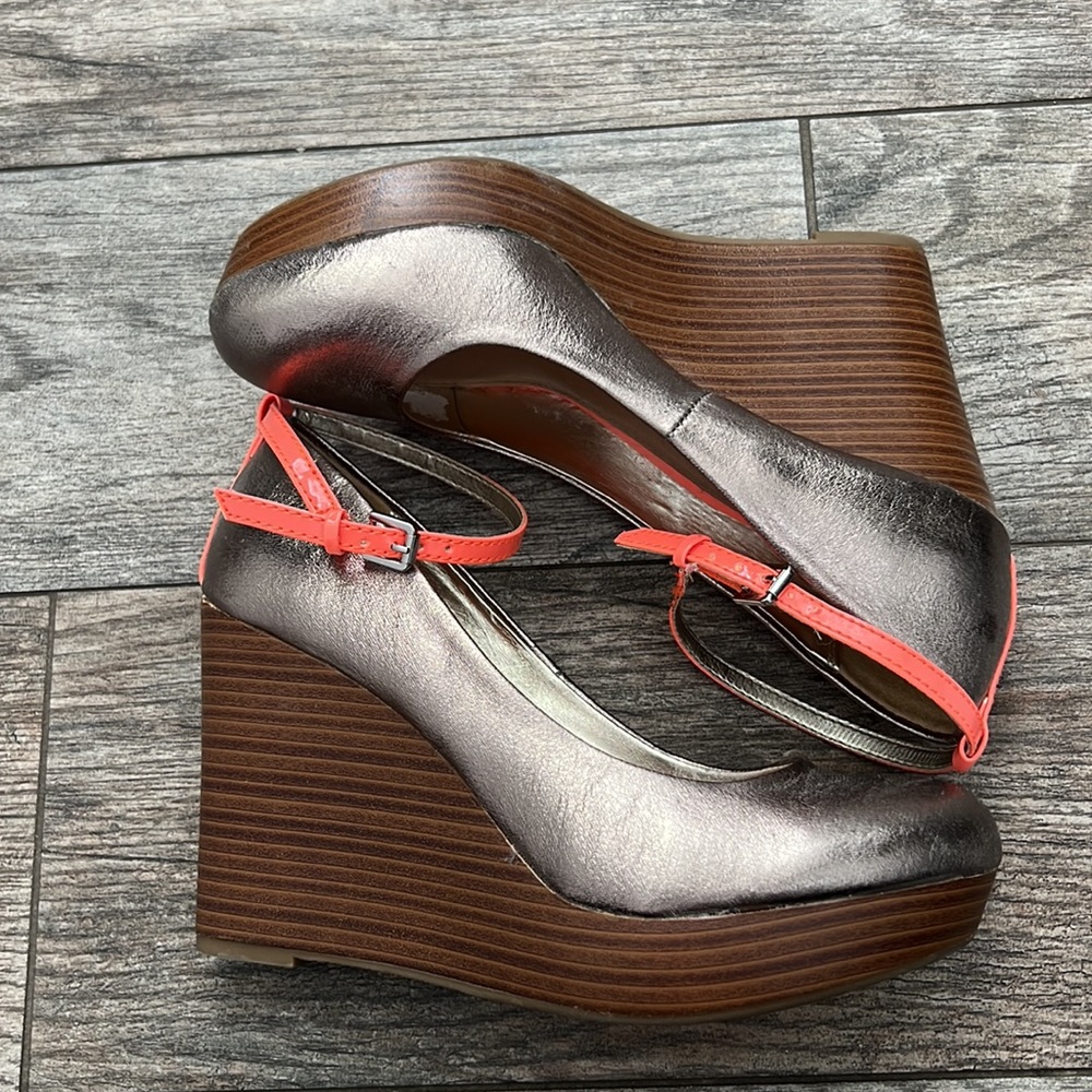 R2 Metallic Pewter Wedge Sandals with Coral Straps